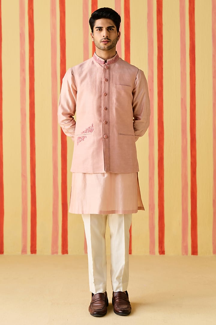 Pink Chanderi Linen Satin Floral Embroidered Bundi Jacket Set by Studio Bagechaa Men at Pernia's Pop Up Shop