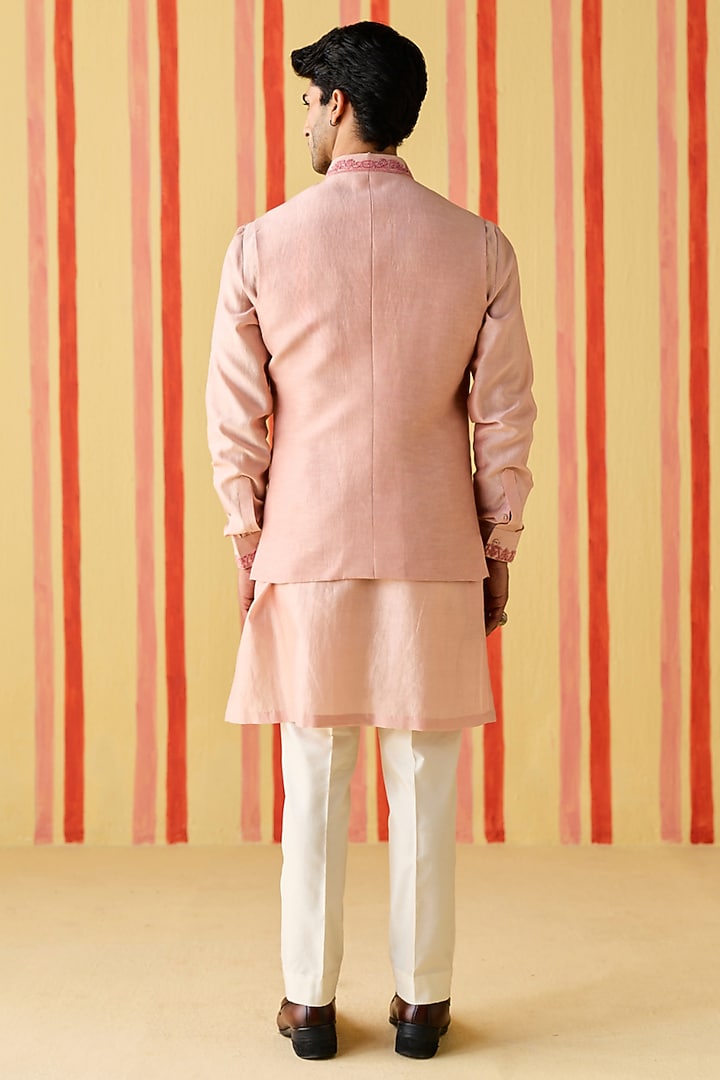Pink Chanderi Linen Satin Floral Embroidered Bundi Jacket Set by Studio Bagechaa Men at Pernia's Pop Up Shop