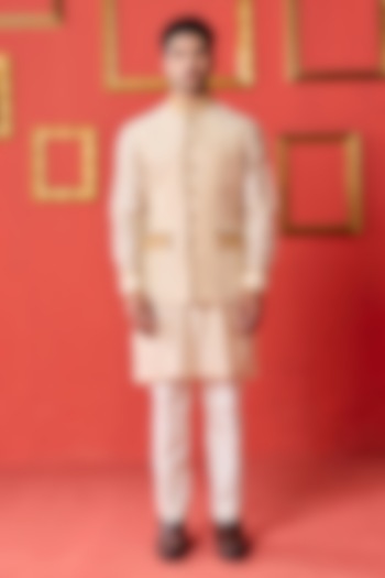 Ivory Chanderi Linen Satin Hand Embroidered Bundi Jacket Set by Studio Bagechaa Men at Pernia's Pop Up Shop