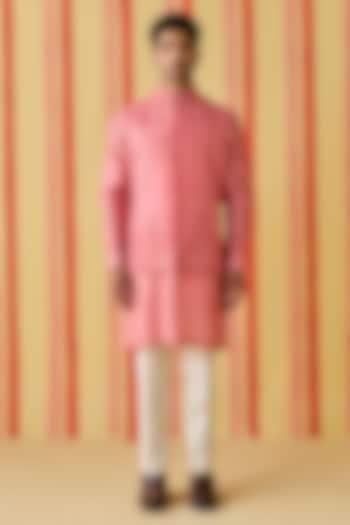 Light Pink Chanderi Linen Satin Hand Embroidered Bundi Jacket Set by Studio Bagechaa Men at Pernia's Pop Up Shop