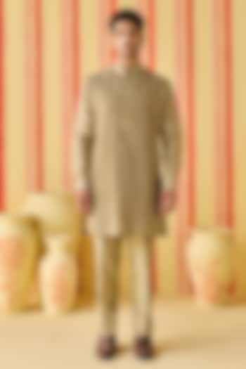 Brown-Green Chanderi Pintuck Kurta Set by Studio Bagechaa Men at Pernia's Pop Up Shop
