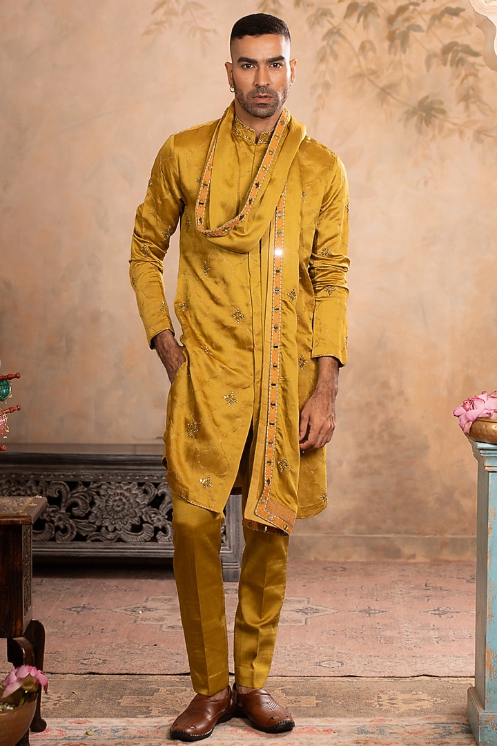Greenish Yellow Chanderi Dori Embroidered Kurta Set by Studio Bagechaa Men at Pernia's Pop Up Shop