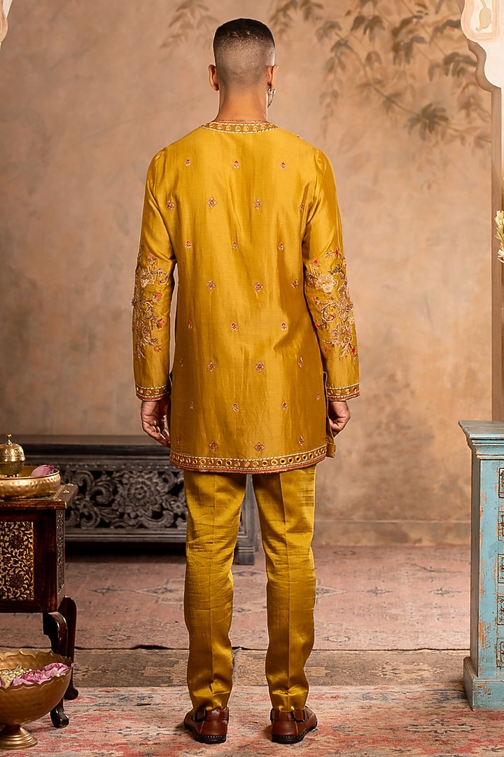 Greenish Yellow Chanderi Dori Embroidered Kurta Set by Studio Bagechaa Men at Pernia's Pop Up Shop