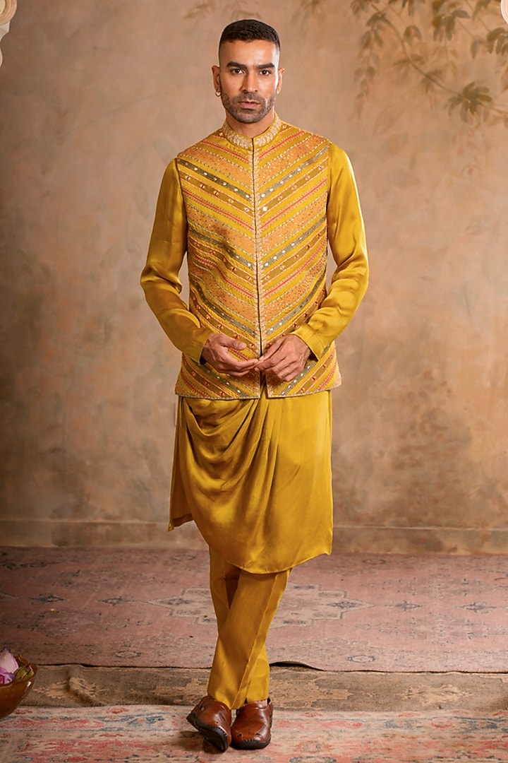 Greenish Yellow Linen Satin Chanderi Dori Embroidered Bundi Jacket Set by Studio Bagechaa Men at Pernia's Pop Up Shop