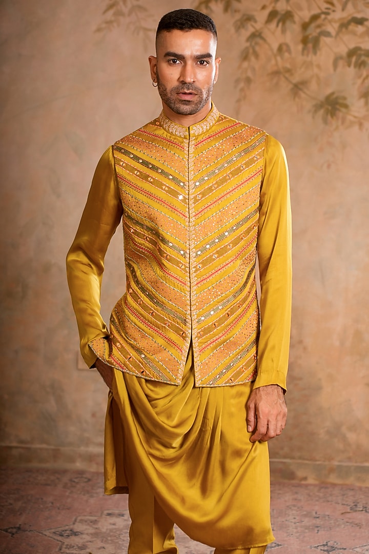 Greenish Yellow Linen Satin Chanderi Dori Embroidered Bundi Jacket Set by Studio Bagechaa Men at Pernia's Pop Up Shop