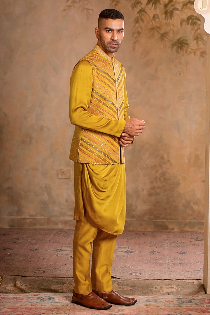 Greenish Yellow Linen Satin Chanderi Dori Embroidered Bundi Jacket Set by Studio Bagechaa Men at Pernia's Pop Up Shop