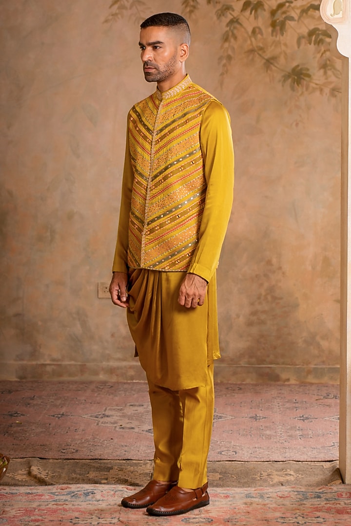 Greenish Yellow Linen Satin Chanderi Dori Embroidered Bundi Jacket Set by Studio Bagechaa Men at Pernia's Pop Up Shop