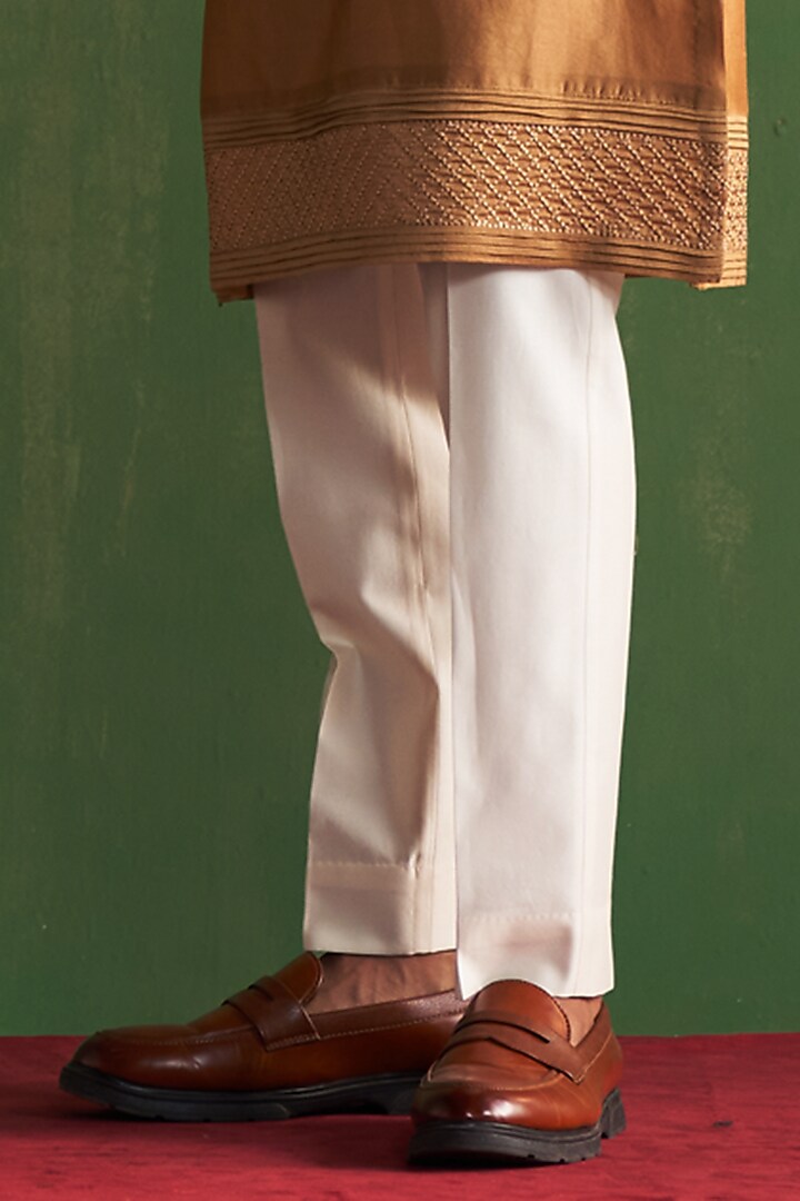 Mustard Linen Satin Floral Embroidered Bundi Jacket Set by Studio Bagechaa Men at Pernia's Pop Up Shop