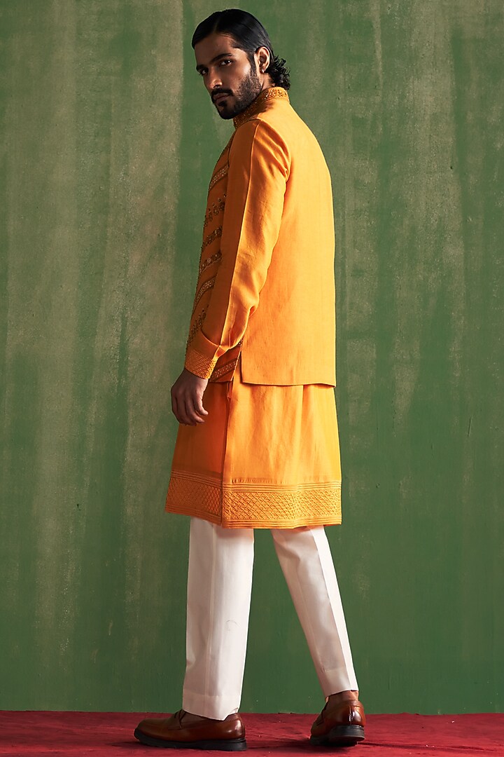 Yellow Linen Satin Floral Embroidered Bundi Jacket Set by Studio Bagechaa Men at Pernia's Pop Up Shop