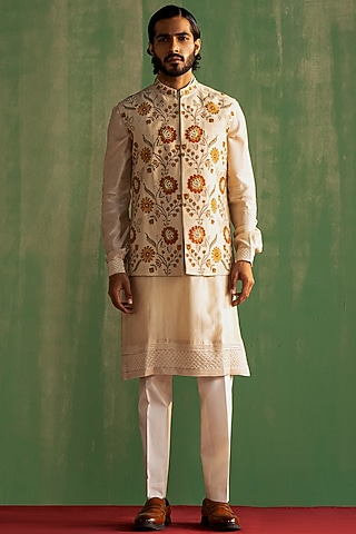 Ivory Linen Satin Floral Embroidered Bundi Jacket Set by Studio Bagechaa Men