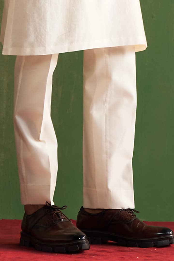 Ivory Linen Satin Floral Embroidered Bundi Jacket Set by Studio Bagechaa Men at Pernia's Pop Up Shop