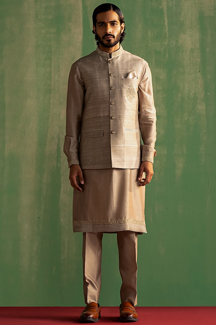 Grey Raw Silk Embroidered Bundi Jacket Set by Studio Bagechaa Men