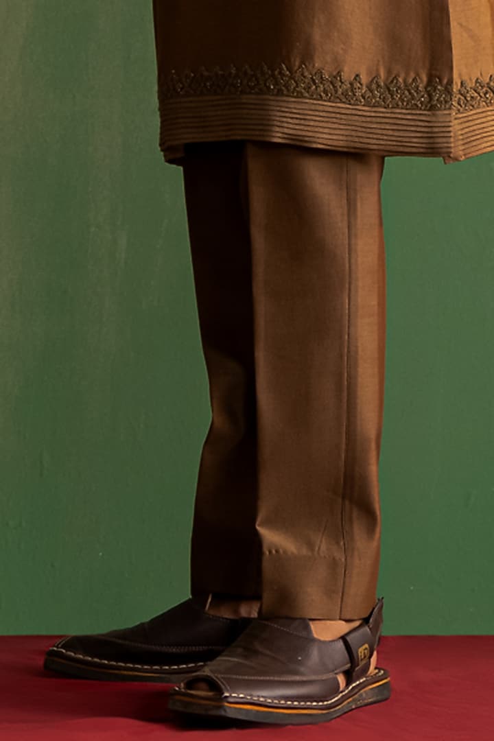 Brown Raw Silk Embroidered Bundi Jacket Set by Studio Bagechaa Men at Pernia's Pop Up Shop