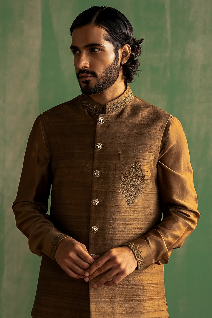 Brown Raw Silk Embroidered Bundi Jacket Set by Studio Bagechaa Men at Pernia's Pop Up Shop
