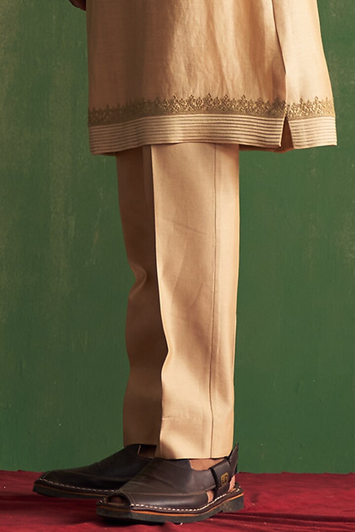 Beige Raw Silk Embroidered Bundi Jacket Set by Studio Bagechaa Men at Pernia's Pop Up Shop