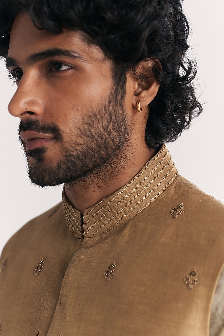 Green Linen Satin Floral Embroidered Nehru Jacket Set by Studio Bagechaa Men at Pernia's Pop Up Shop