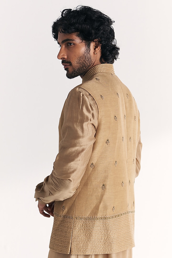 Green Linen Satin Floral Embroidered Nehru Jacket Set by Studio Bagechaa Men at Pernia's Pop Up Shop