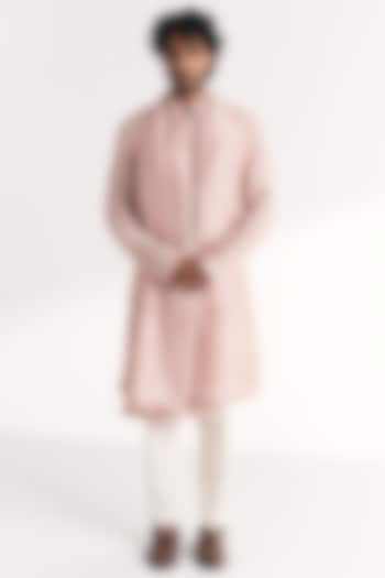 Light Pink Chanderi Hand Embroidered Kurta Set by Studio Bagechaa Men at Pernia's Pop Up Shop
