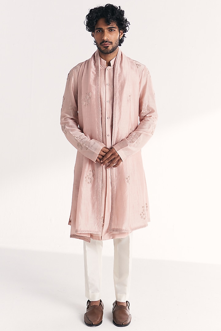 Light Pink Chanderi Hand Embroidered Kurta Set by Studio Bagechaa Men at Pernia's Pop Up Shop
