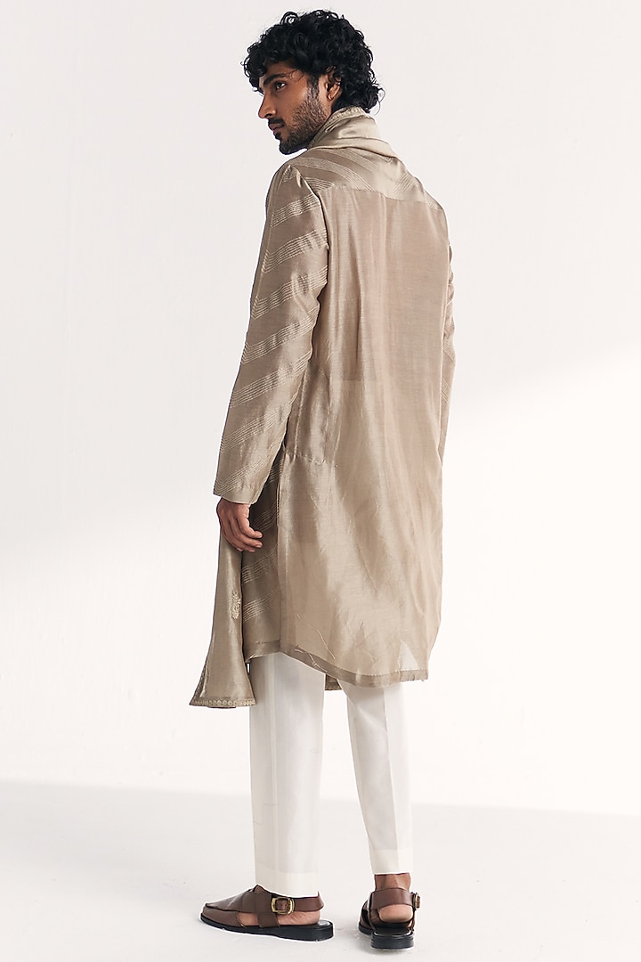 Grey Chanderi Hand Embroidered Kurta Set by Studio Bagechaa Men at Pernia's Pop Up Shop