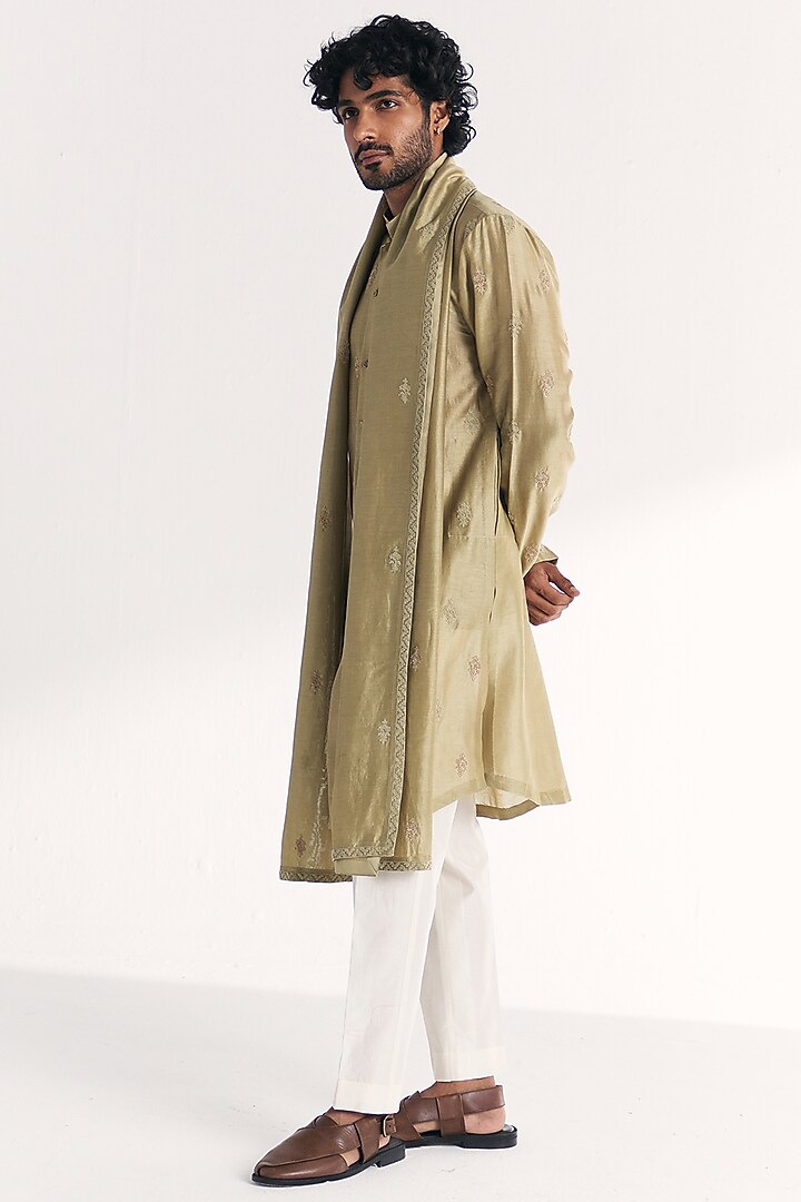 Green Chanderi Hand Embroidered Kurta Set by Studio Bagechaa Men at Pernia's Pop Up Shop