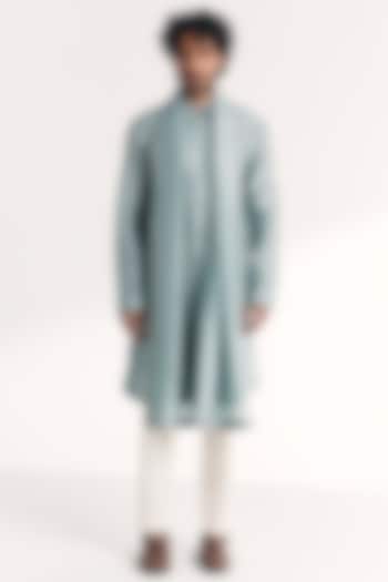 Blue Chanderi Hand Embroidered Kurta Set by Studio Bagechaa Men at Pernia's Pop Up Shop