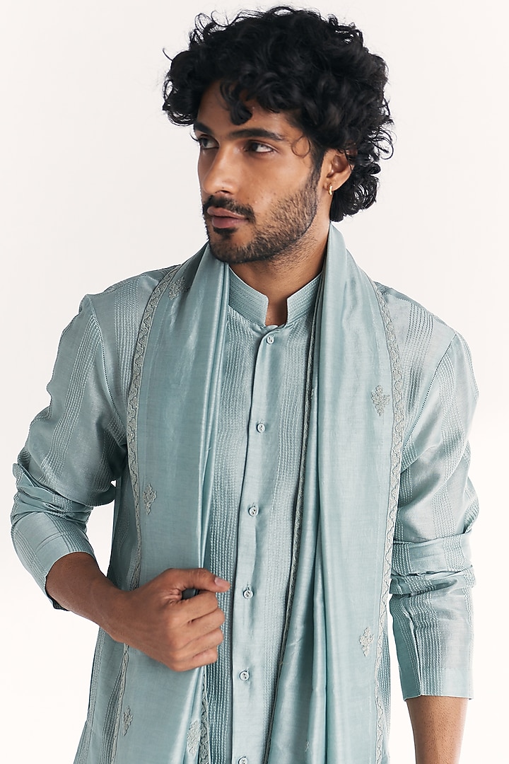 Blue Chanderi Hand Embroidered Kurta Set by Studio Bagechaa Men at Pernia's Pop Up Shop