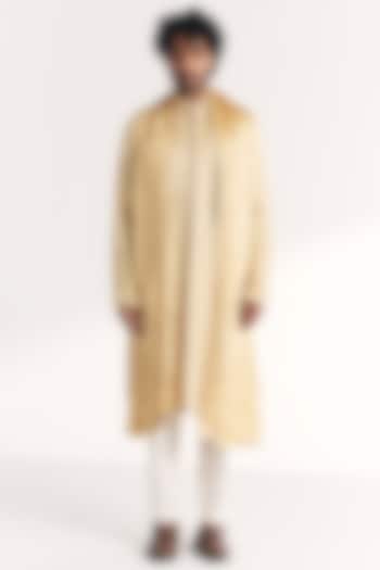 Yellow Chanderi Hand Embroidered Kurta Set by Studio Bagechaa Men at Pernia's Pop Up Shop