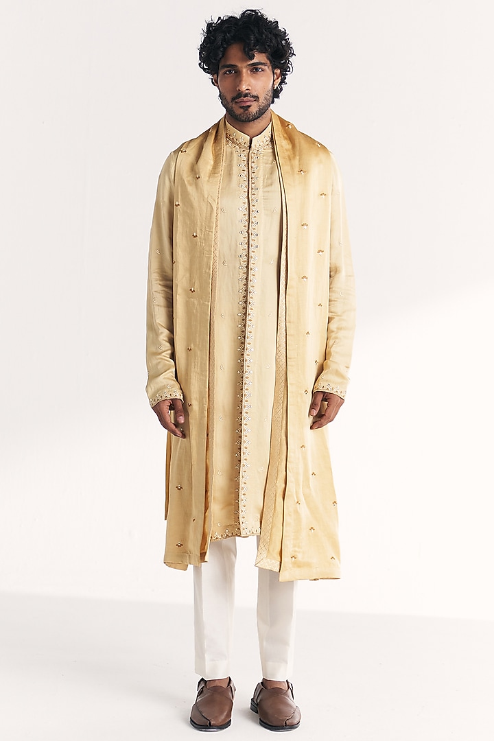 Yellow Chanderi Hand Embroidered Kurta Set by Studio Bagechaa Men at Pernia's Pop Up Shop