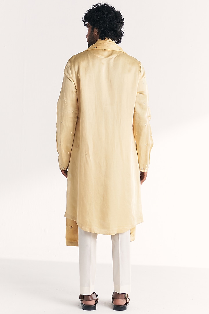Yellow Chanderi Hand Embroidered Kurta Set by Studio Bagechaa Men at Pernia's Pop Up Shop