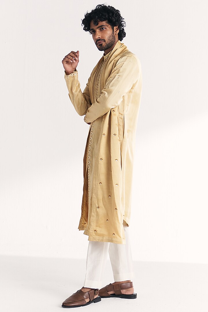 Yellow Chanderi Hand Embroidered Kurta Set by Studio Bagechaa Men at Pernia's Pop Up Shop