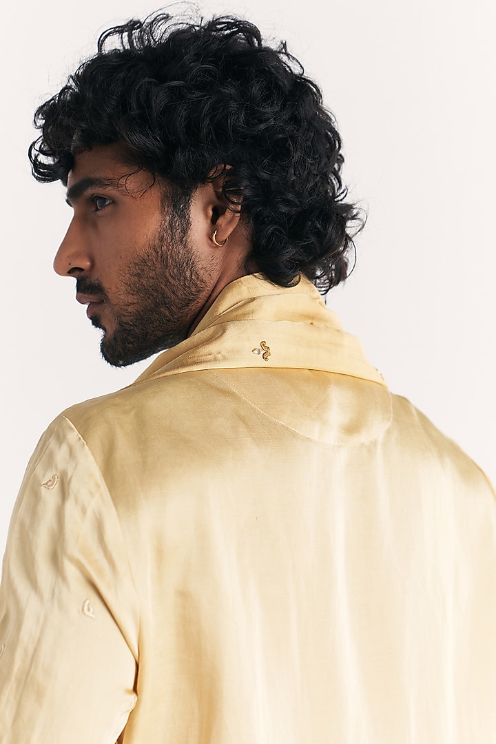 Yellow Chanderi Hand Embroidered Kurta Set by Studio Bagechaa Men at Pernia's Pop Up Shop