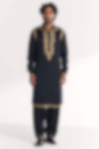 Black Linen Satin Dori Embroidered Pathani Kurta Set by Studio Bagechaa Men at Pernia's Pop Up Shop