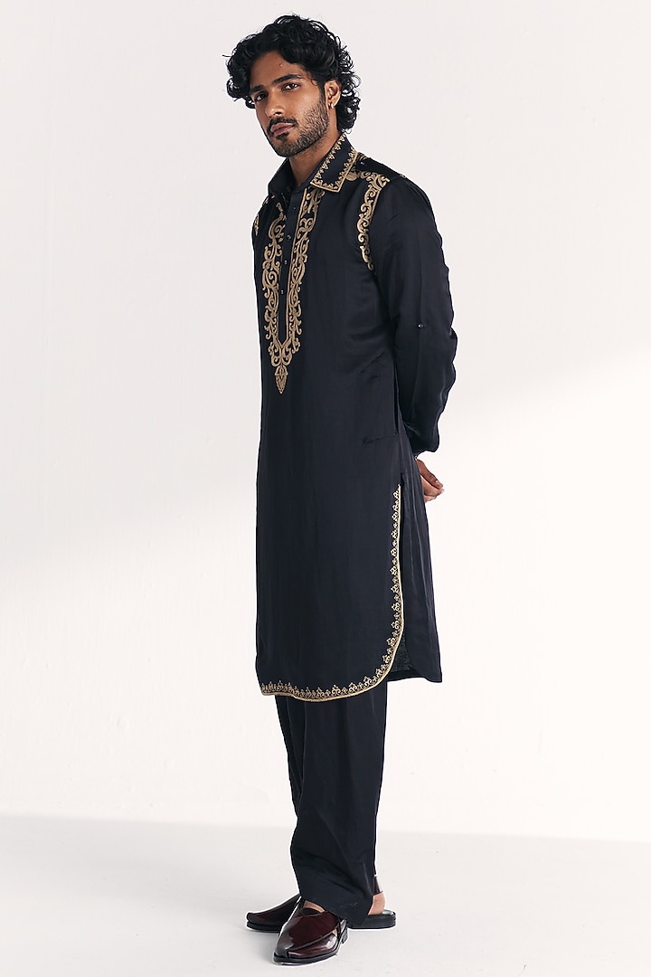 Black Linen Satin Dori Embroidered Pathani Kurta Set by Studio Bagechaa Men at Pernia's Pop Up Shop