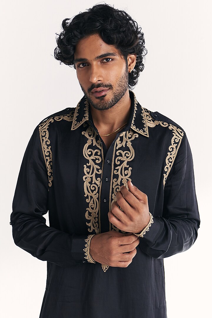 Black Linen Satin Dori Embroidered Pathani Kurta Set by Studio Bagechaa Men at Pernia's Pop Up Shop