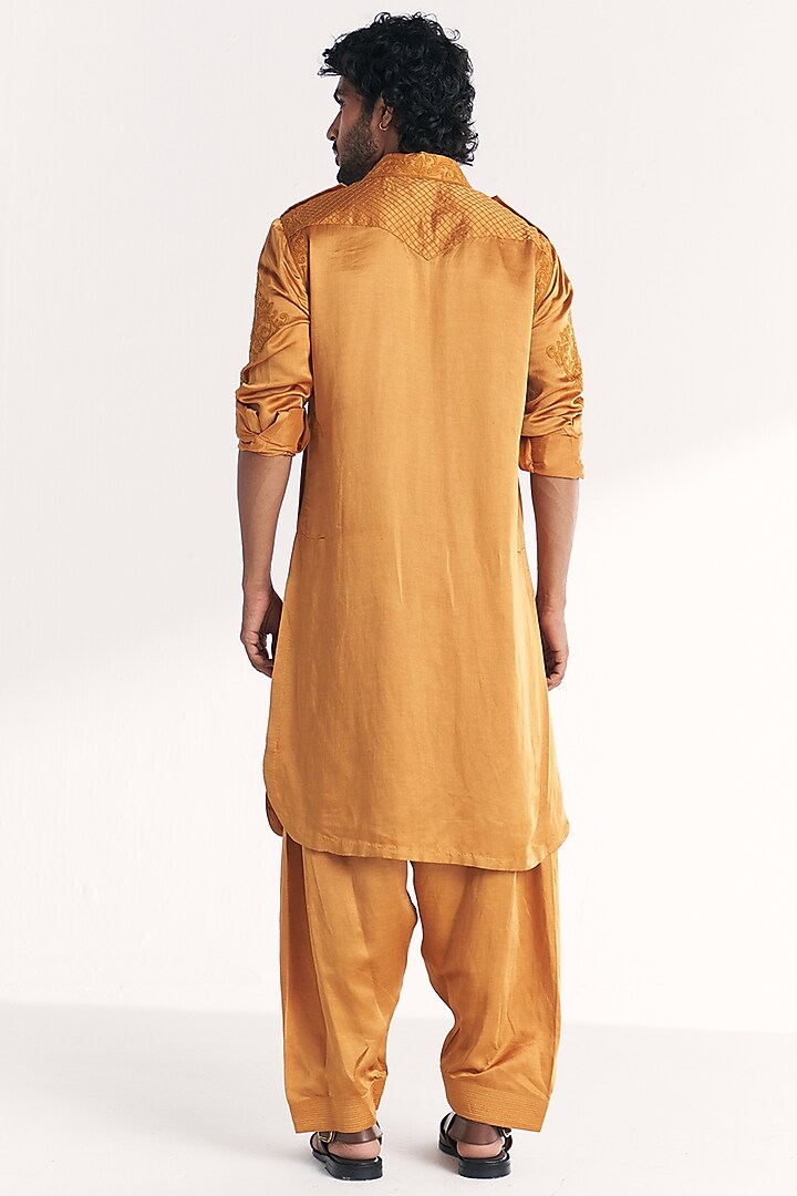 Mustard Linen Satin Dori Embroidered Pathani Kurta Set by Studio Bagechaa Men at Pernia's Pop Up Shop