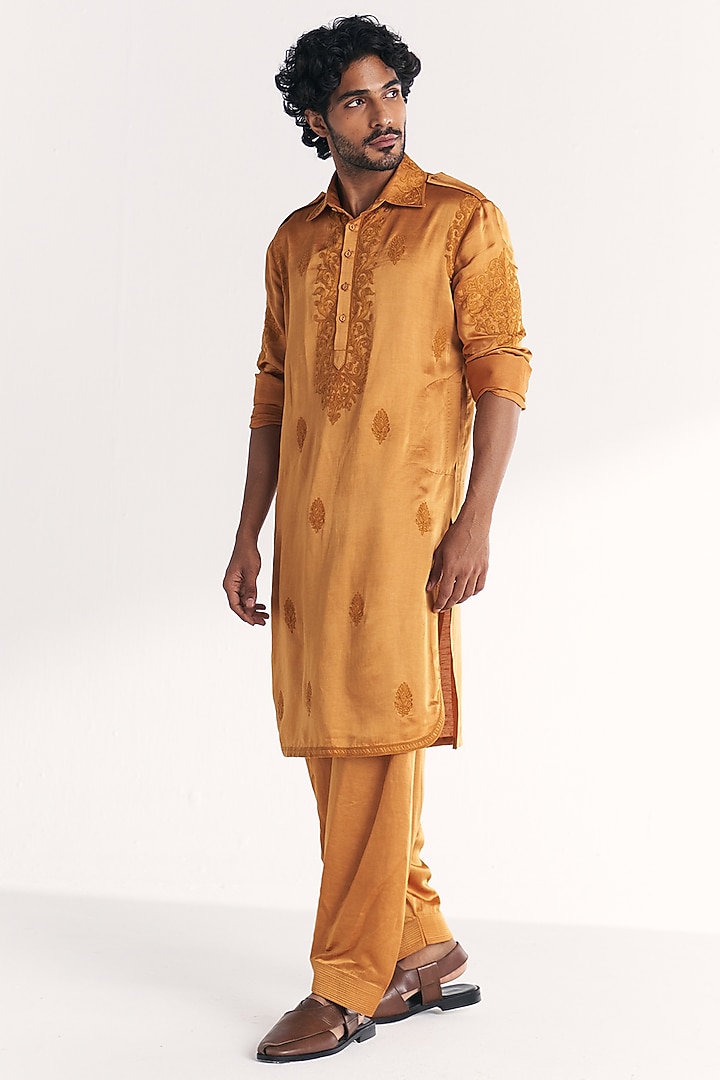 Mustard Linen Satin Dori Embroidered Pathani Kurta Set by Studio Bagechaa Men at Pernia's Pop Up Shop