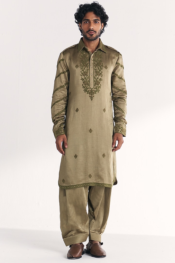 Green Linen Satin Dori Embroidered Pathani Kurta Set by Studio Bagechaa Men at Pernia's Pop Up Shop
