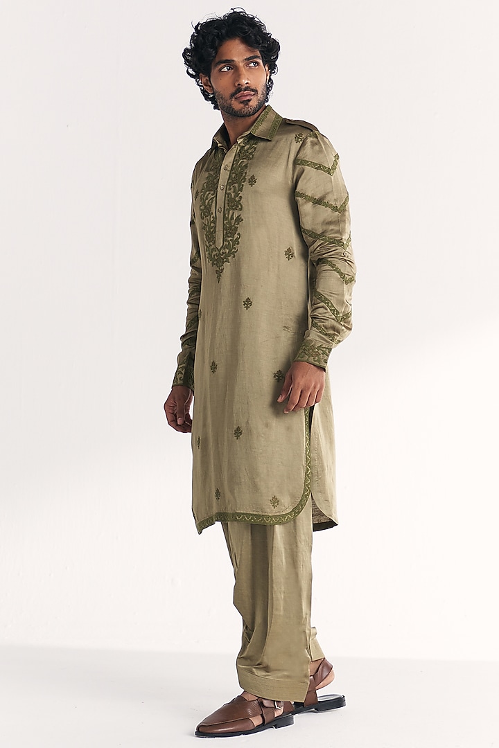 Green Linen Satin Dori Embroidered Pathani Kurta Set by Studio Bagechaa Men at Pernia's Pop Up Shop