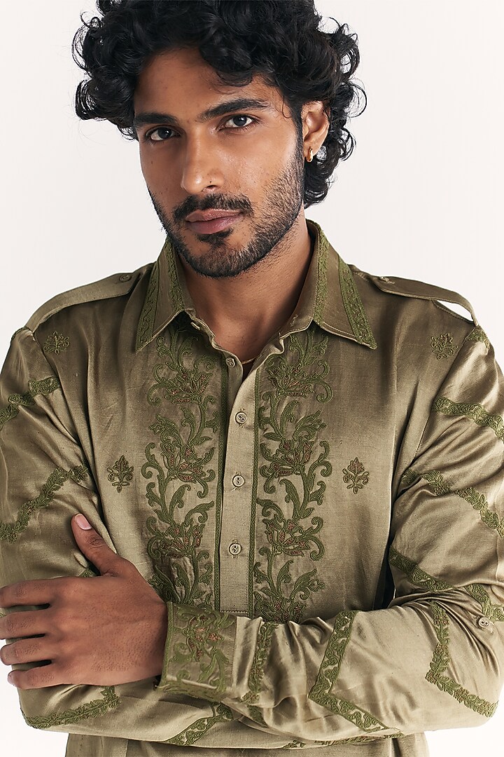Green Linen Satin Dori Embroidered Pathani Kurta Set by Studio Bagechaa Men at Pernia's Pop Up Shop