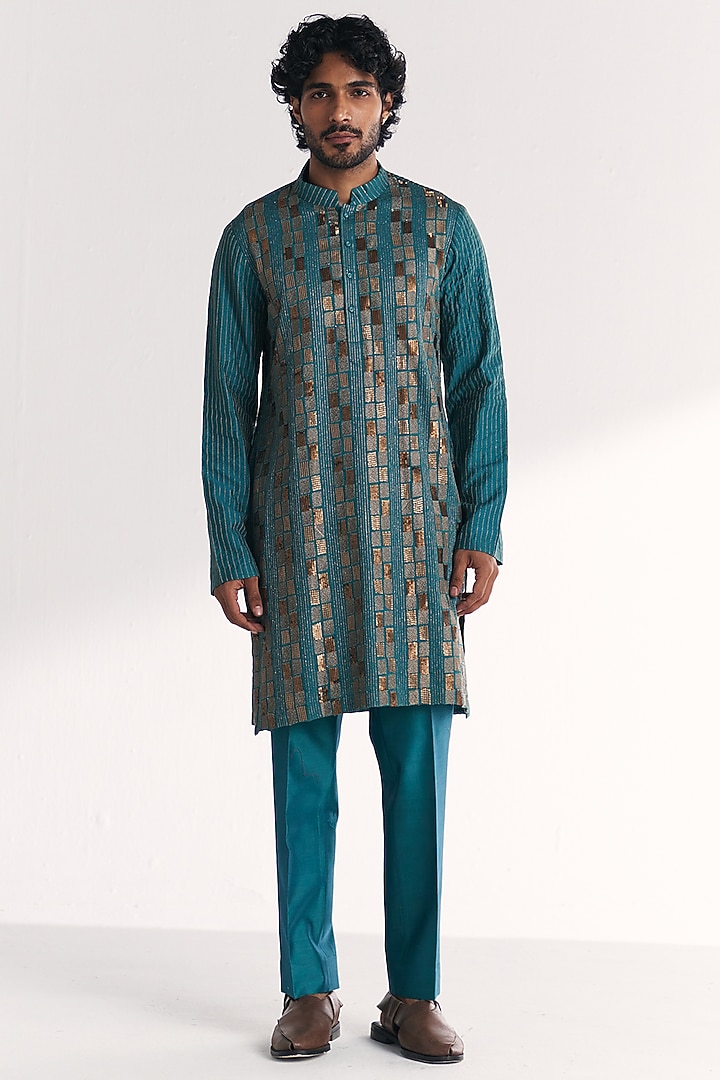 Blue Chanderi Hand Embroidered Kurta Set by Studio Bagechaa Men at Pernia's Pop Up Shop