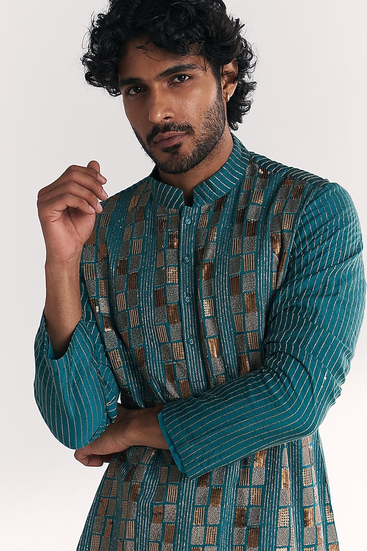Blue Chanderi Hand Embroidered Kurta Set by Studio Bagechaa Men at Pernia's Pop Up Shop