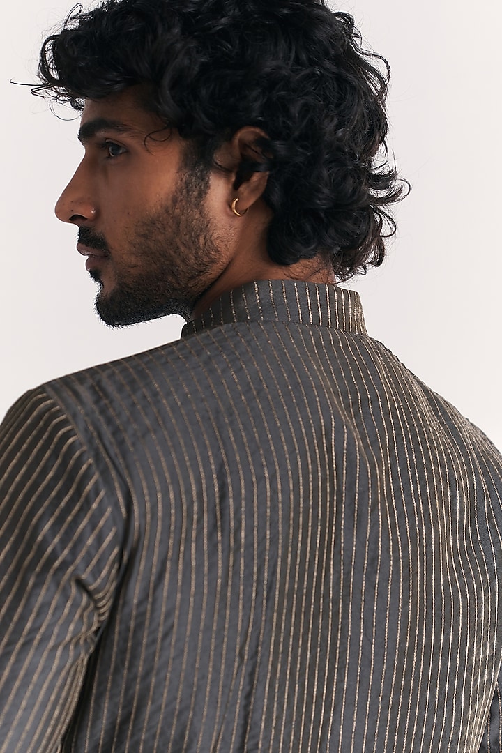 Grey Chanderi Hand Embroidered Kurta Set by Studio Bagechaa Men at Pernia's Pop Up Shop