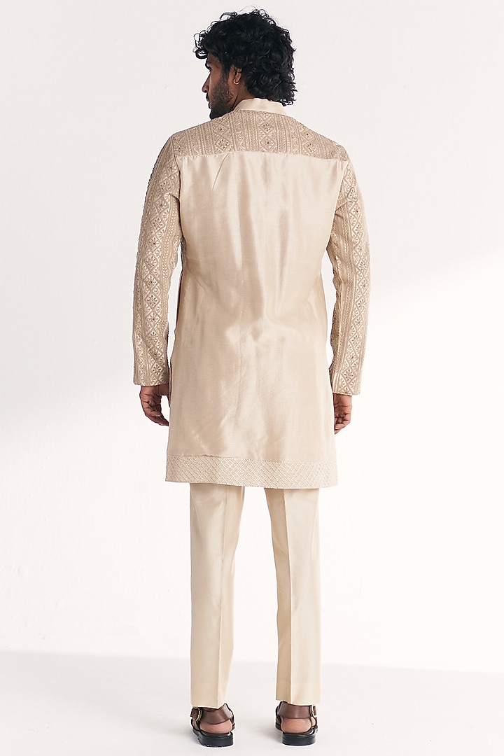 Ivory Chanderi Hand Embroidered Kurta Set by Studio Bagechaa Men at Pernia's Pop Up Shop