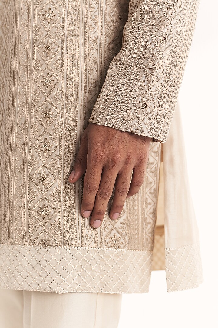 Ivory Chanderi Hand Embroidered Kurta Set by Studio Bagechaa Men at Pernia's Pop Up Shop