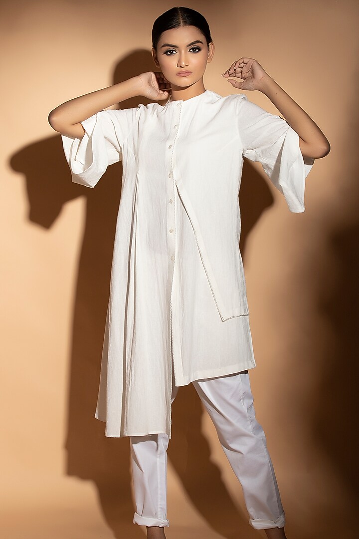 Off White Cotton Asymmetrical Kurta by STUDIO ERROR at Pernia's Pop Up Shop