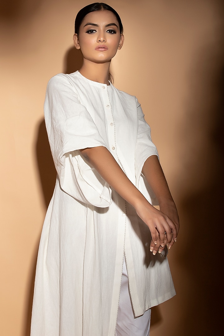 Off White Cotton Asymmetrical Kurta by STUDIO ERROR at Pernia's Pop Up Shop