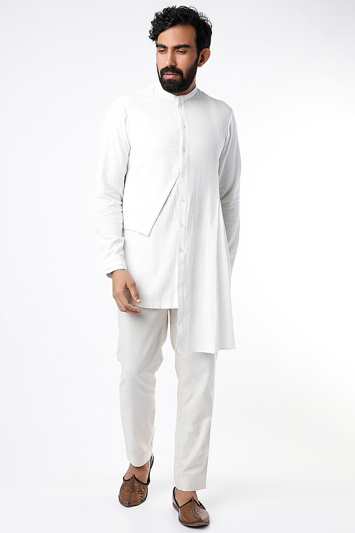 Off White Asymmetrical Kurta With Thread Work by STUDIO ERROR MEN