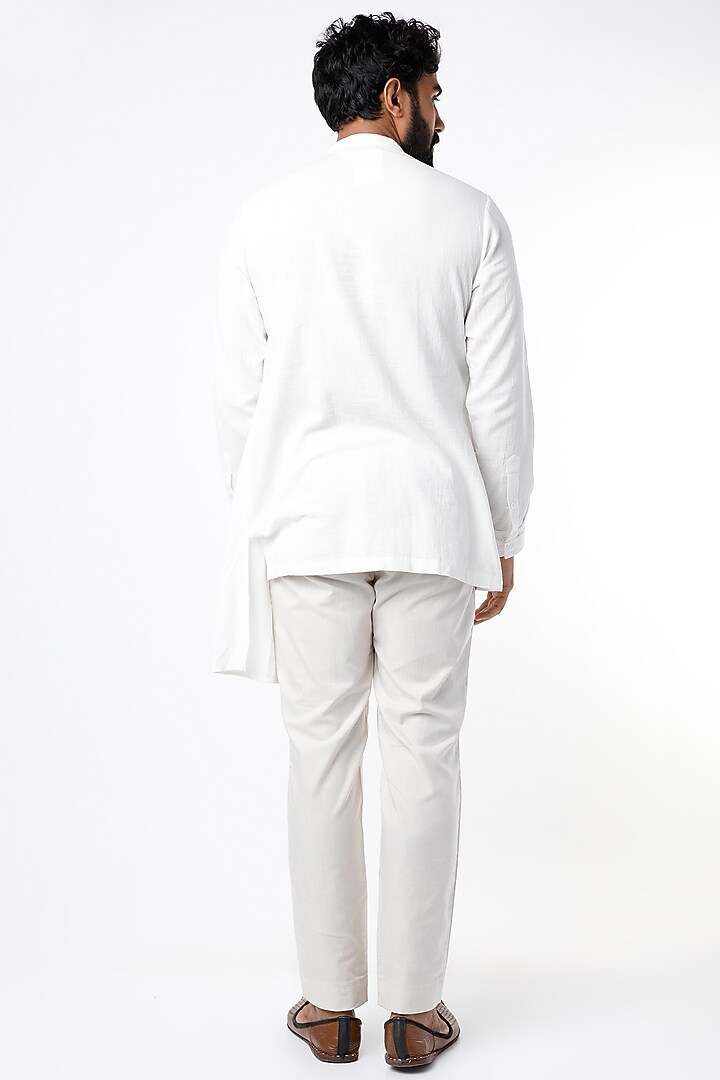 Off White Asymmetrical Kurta With Thread Work by STUDIO ERROR MEN at Pernia's Pop Up Shop