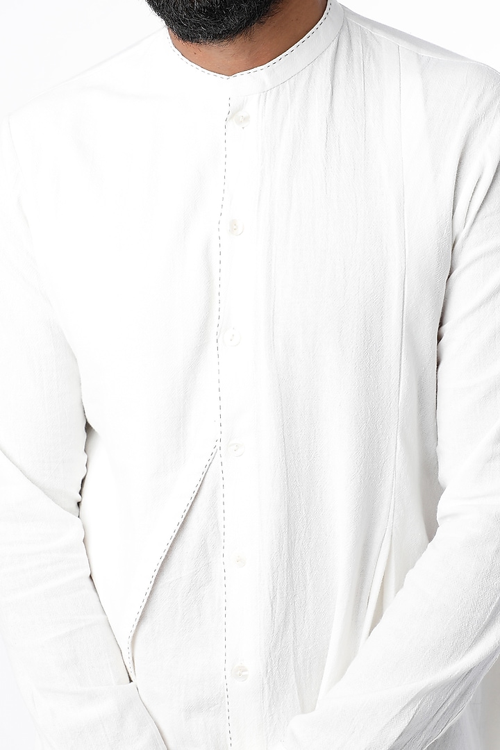 Off White Asymmetrical Kurta With Thread Work by STUDIO ERROR MEN at Pernia's Pop Up Shop